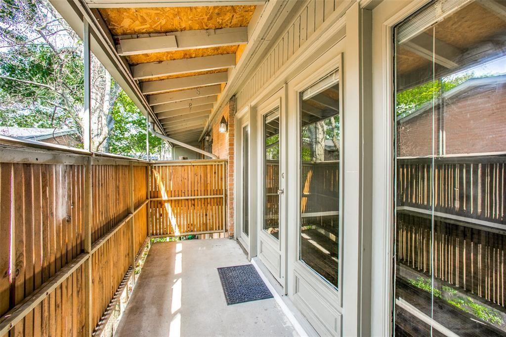 3938 West Alabama Street, Unit 8 Houston, TX 77027 - Photo 4 of 23 Private covered patio