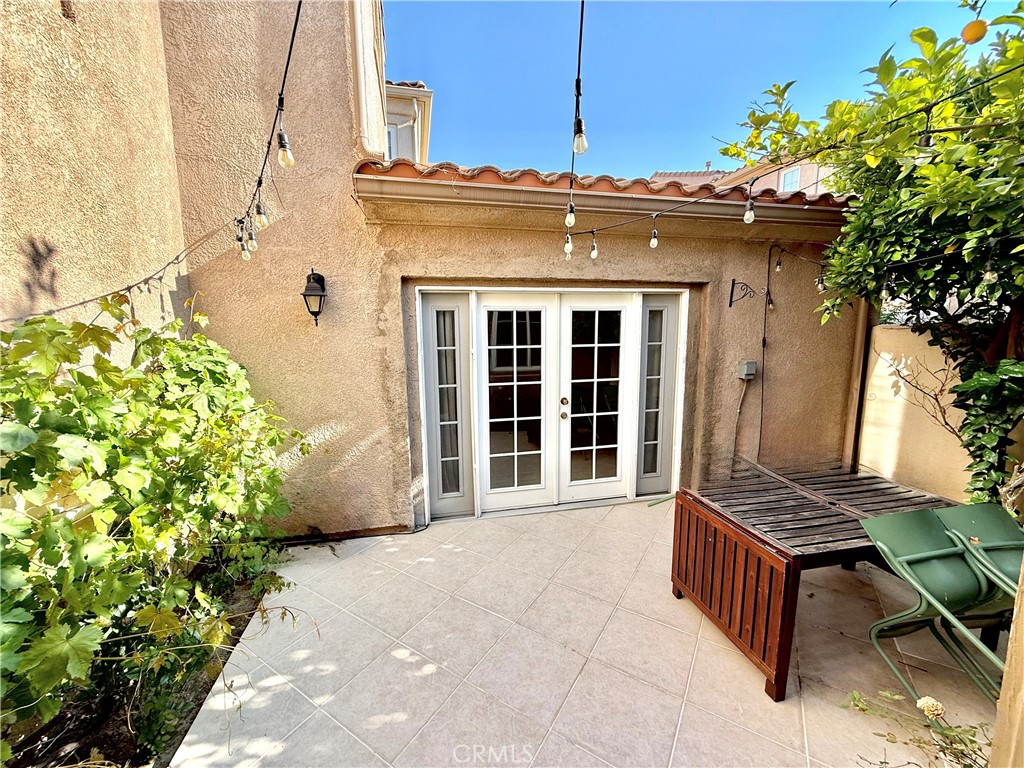 20030 Pienza Lane Porter Ranch, CA 91326 - Photo 3 of 12 Patio/Private Courtyard