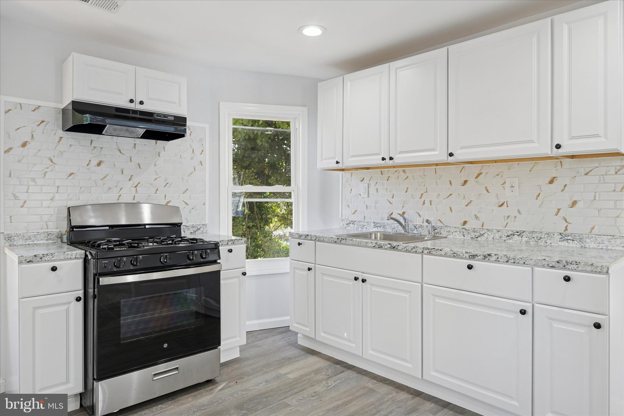 566 Rutherford Avenue, Unit 2 Trenton, NJ 08618 - Photo 3 of 16 kitchen