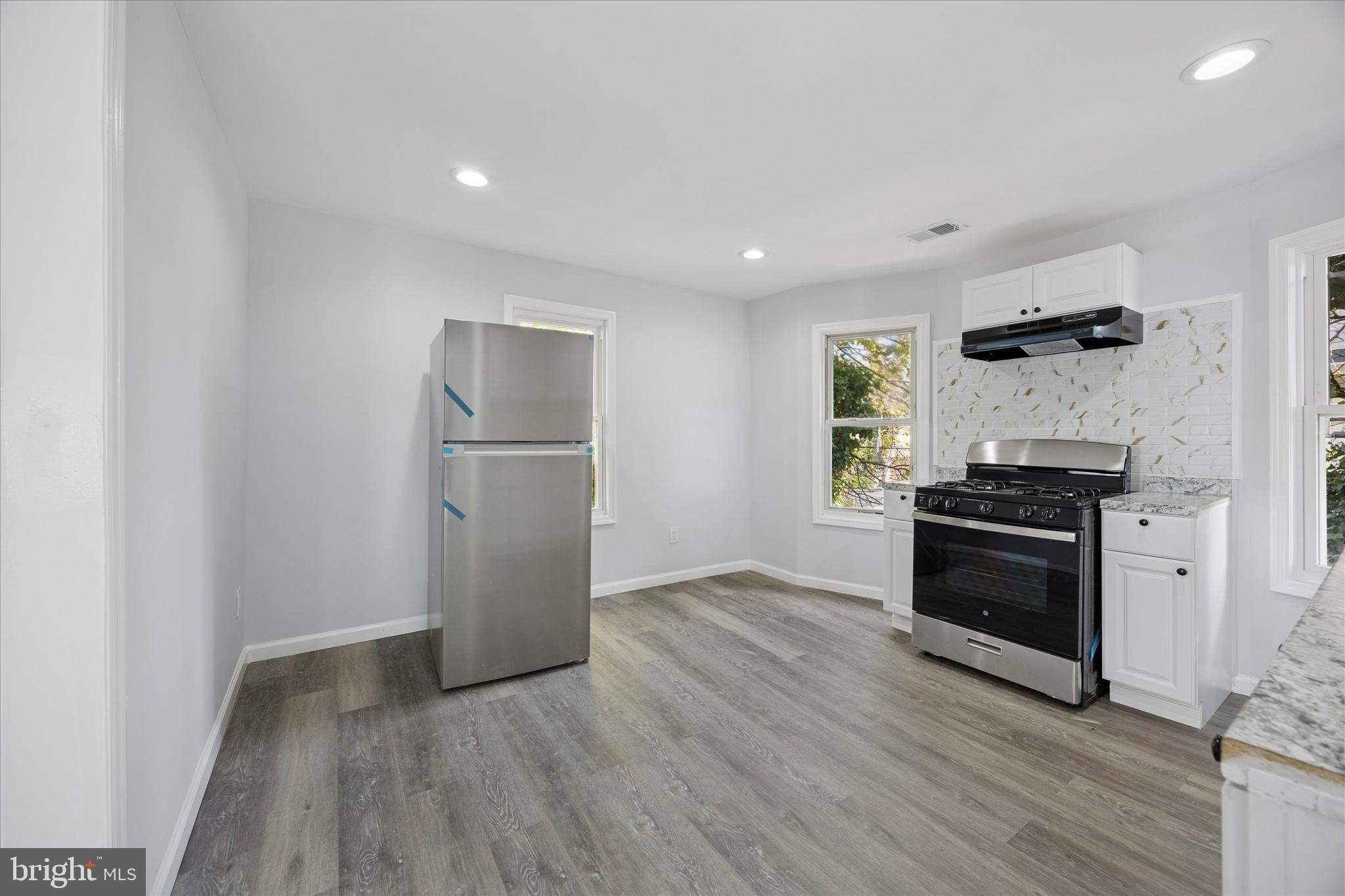 566 Rutherford Avenue, Unit 2 Trenton, NJ 08618 - Photo 4 of 16 kitchen