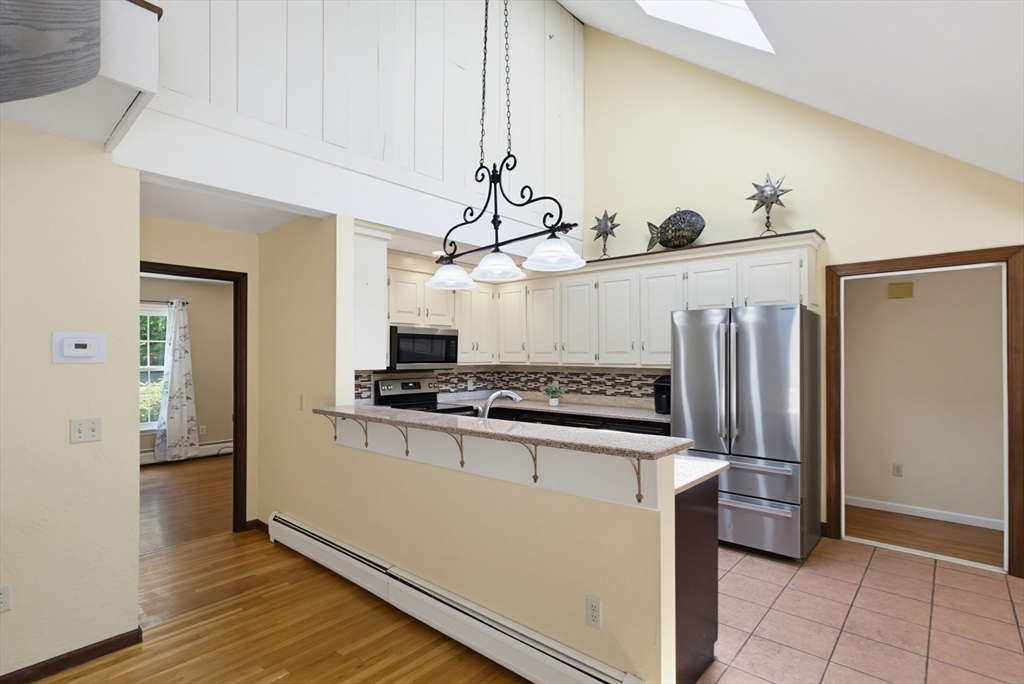 47 Old Village Road Sturbridge, MA 01566 - Photo 8 of 42