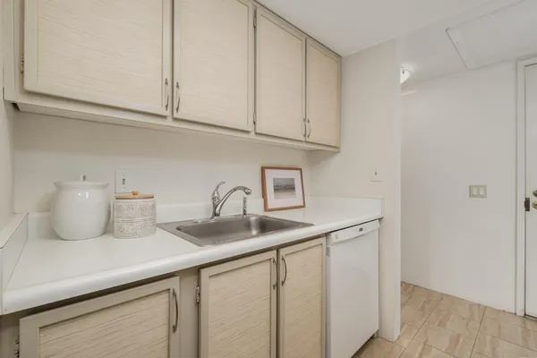 $199,000 | 2492 Larkspur Lane, Unit 200, Sacramento, CA 95825