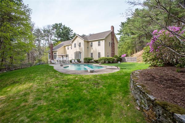 11 Coburn Road Weston, MA 02493 - Photo 2 of 25