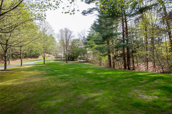 11 Coburn Road Weston, MA 02493 - Photo 3 of 25