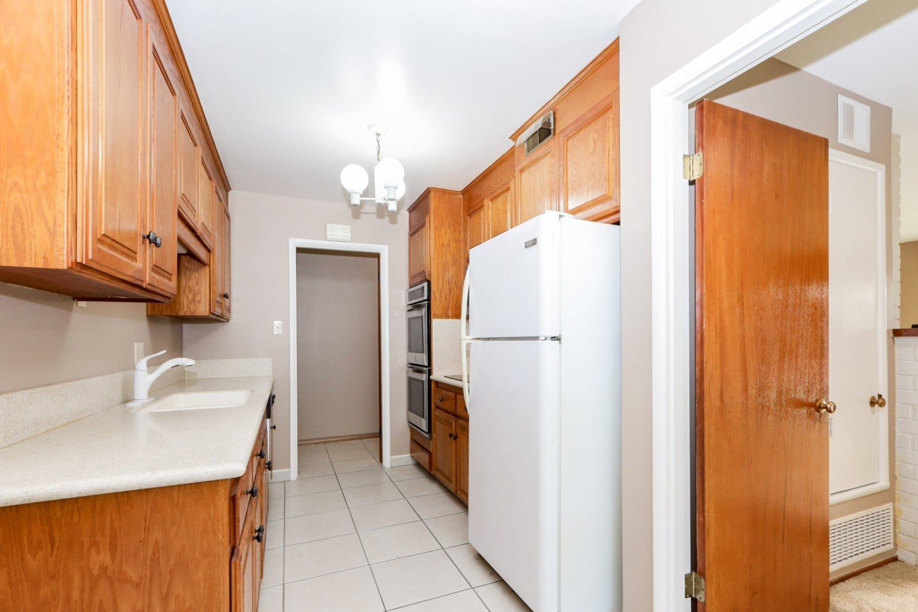 1658 Vía Rancho San Lorenzo, CA 94580 - Photo 14 of 36