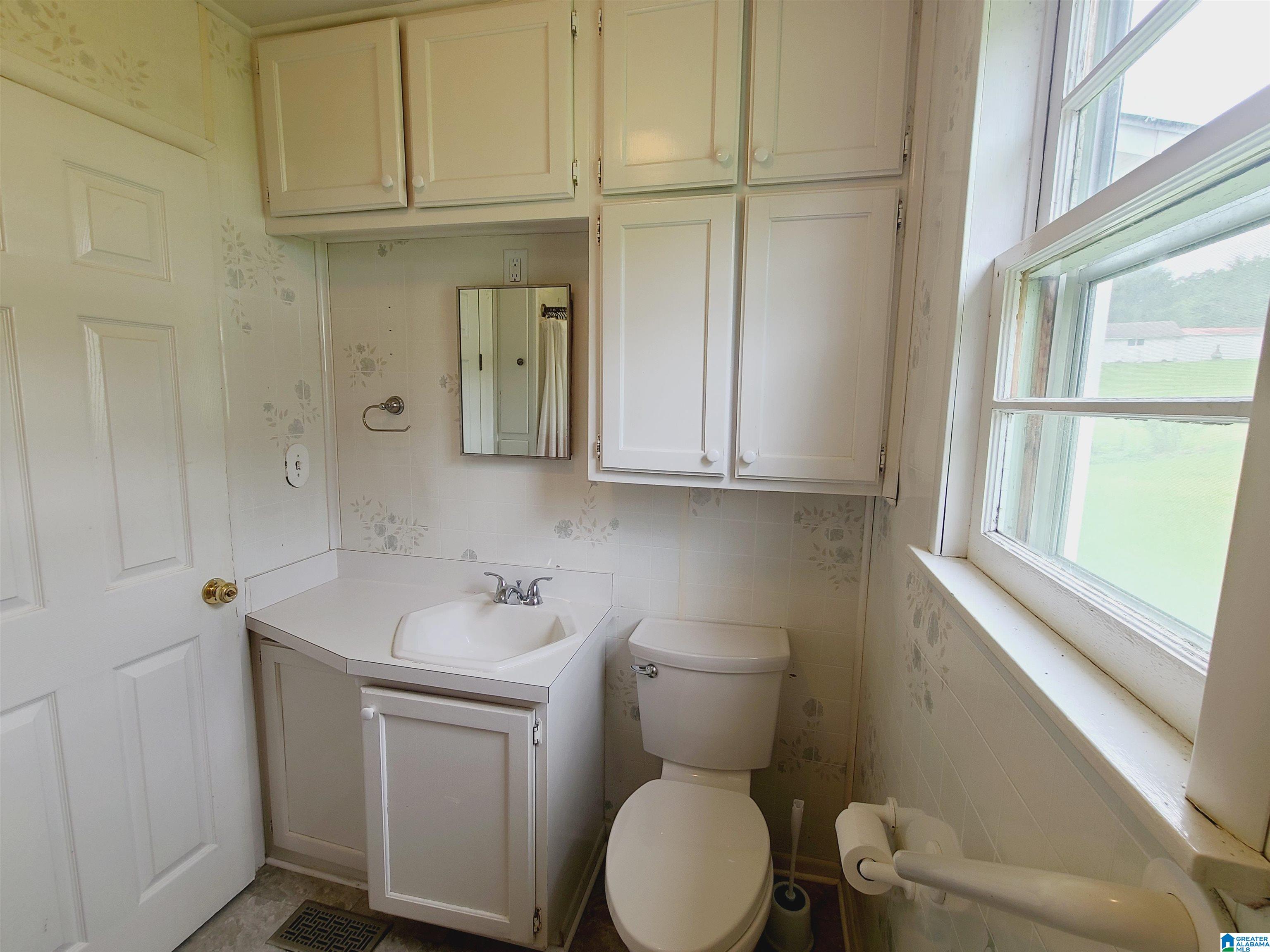 128 Franklin Road Fultondale, AL 35068 - Photo 8 of 28