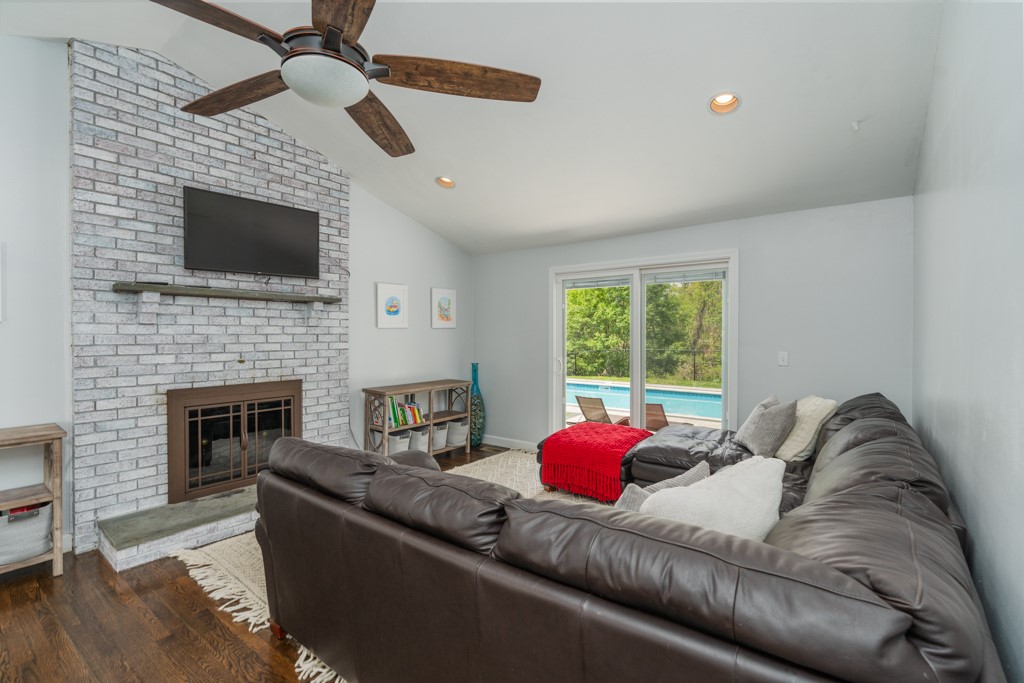 161 South Cobble Hill Road Warwick, RI 02886 - Photo 13 of 36 Family Room