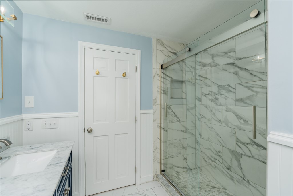 161 South Cobble Hill Road Warwick, RI 02886 - Photo 20 of 36 Master Bathroom