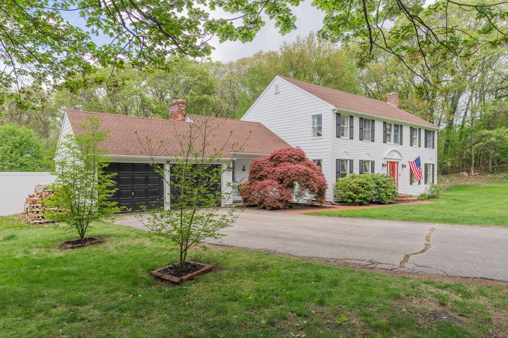 161 South Cobble Hill Road Warwick, RI 02886 - Photo 5 of 36 Front Yard