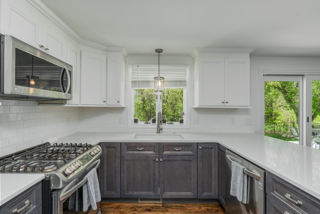 161 South Cobble Hill Road Warwick, RI 02886 - Photo 8 of 36 Kitchen