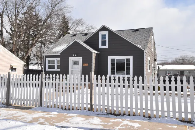 $275,000 | 4537 33rd Avenue, Kenosha, WI 53144
