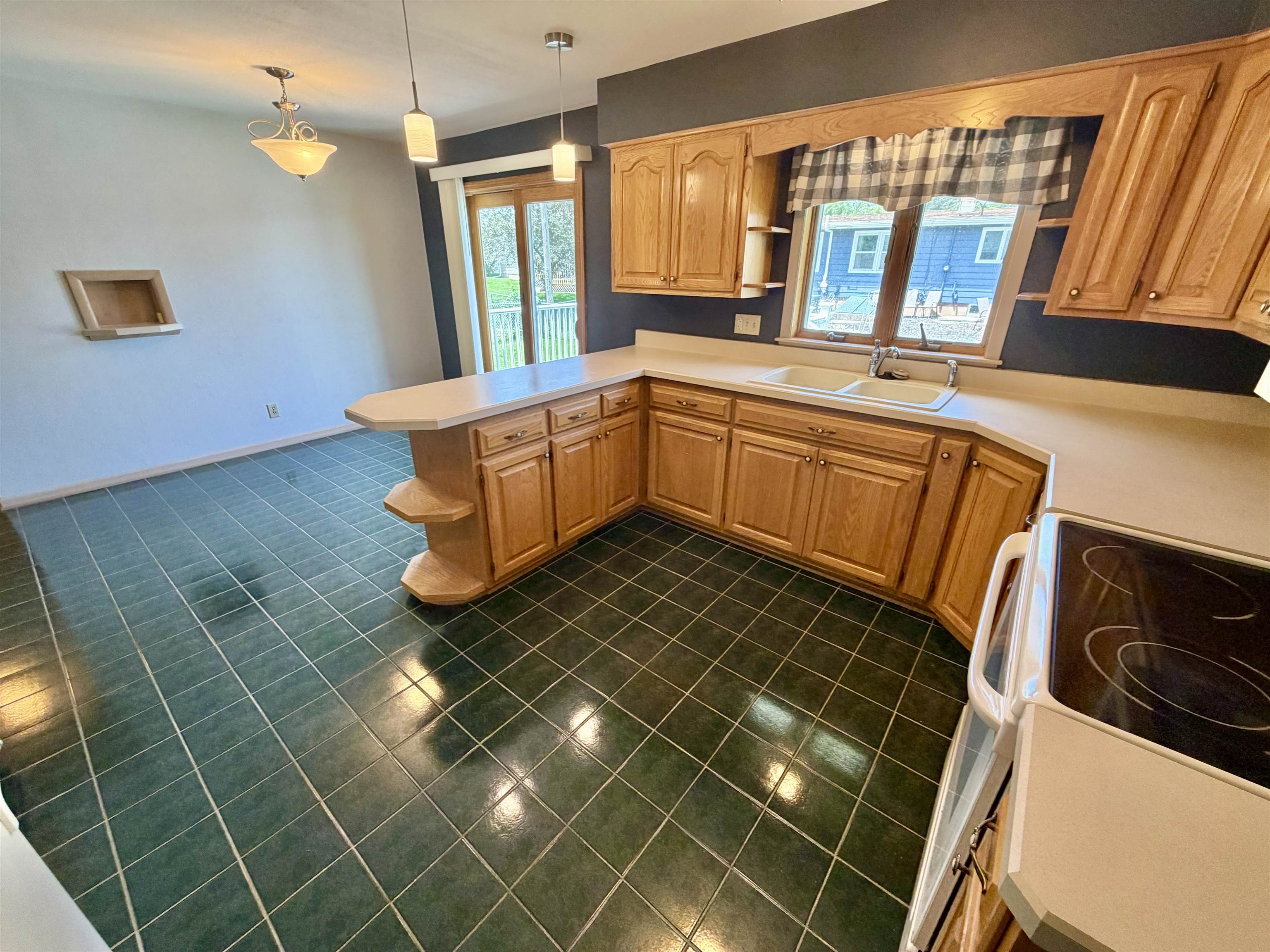 917 26th Street Monroe, WI 53566 - Photo 20 of 38