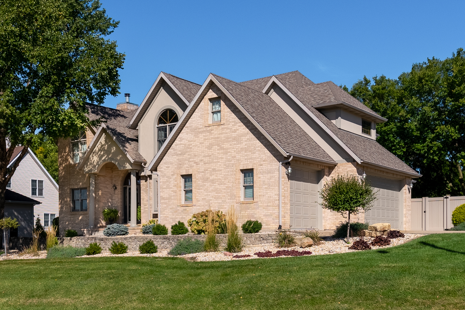 100 Willow Trail Spring Valley, IL 61362 - Photo 2 of 57 a front view of a house with garden