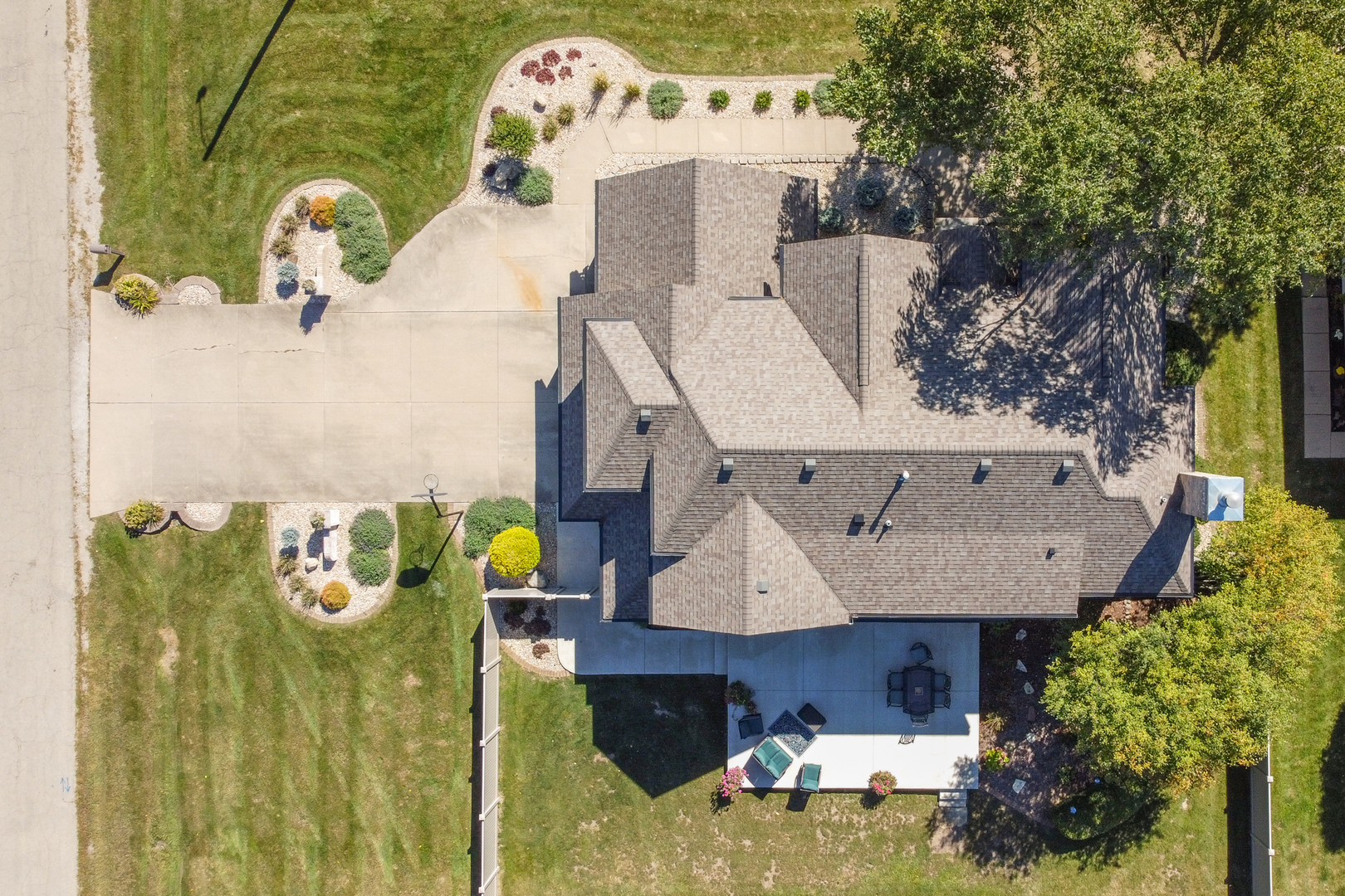 100 Willow Trail Spring Valley, IL 61362 - Photo 53 of 57 an aerial view of a house with swimming pool
