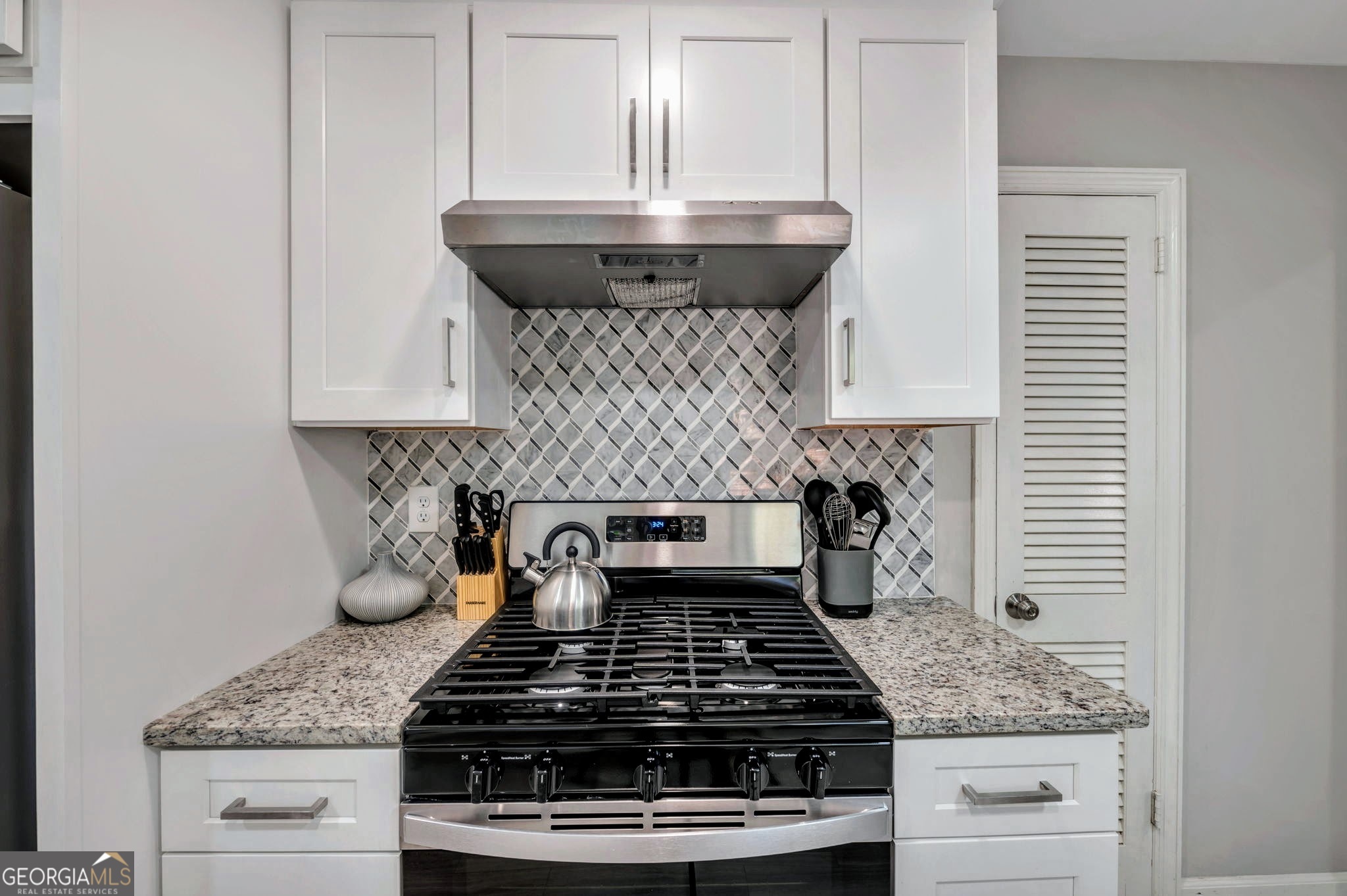 1131 Stoneybrook Road Forest Park, GA 30297 - Photo 12 of 25