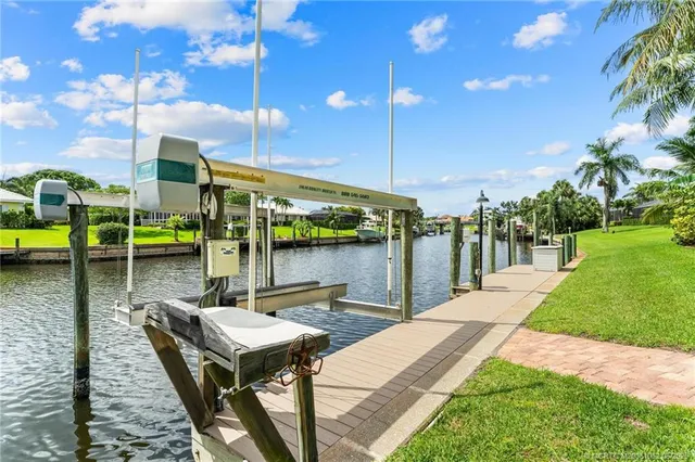 $2,700,000 | 3192 Southeast Fairway West, Stuart, FL 34997