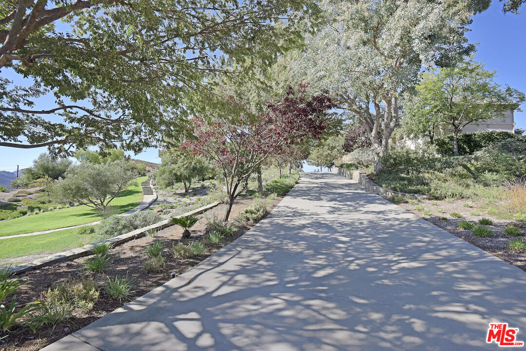 480 Westlake Boulevard Malibu, CA 90265 - Photo 35 of 36 a pathway of a yard