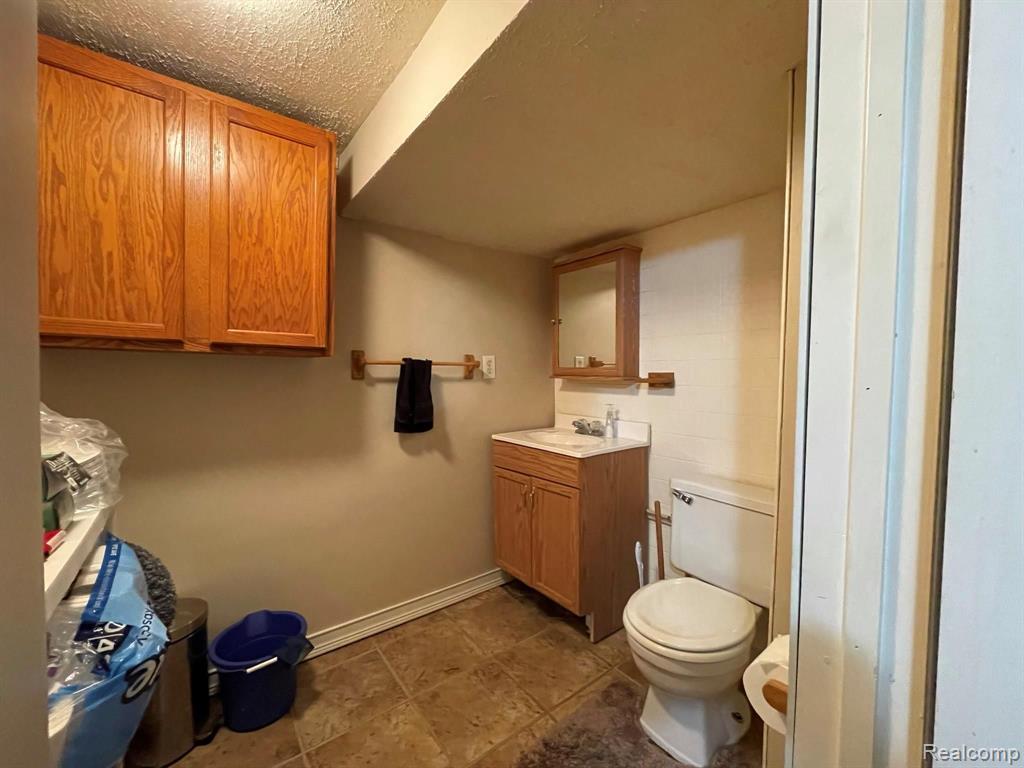 26324 Five Mile Road Redford, MI 48239 - Photo 20 of 27 Gallery Image 20