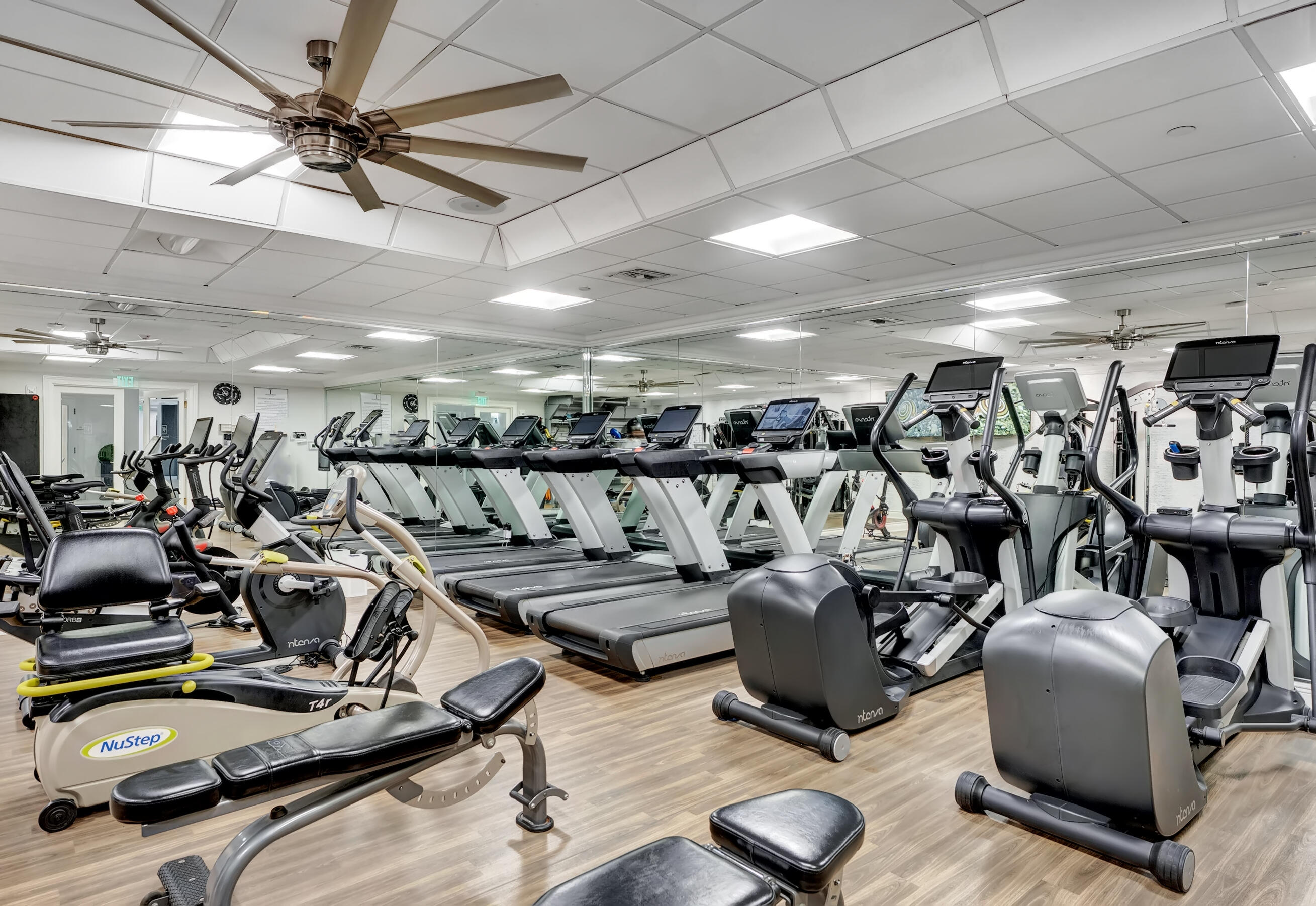 500 Southeast Mizner Boulevard, Unit A710 Boca Raton, FL 33432 - Photo 36 of 50 a view of a room with gym equipment