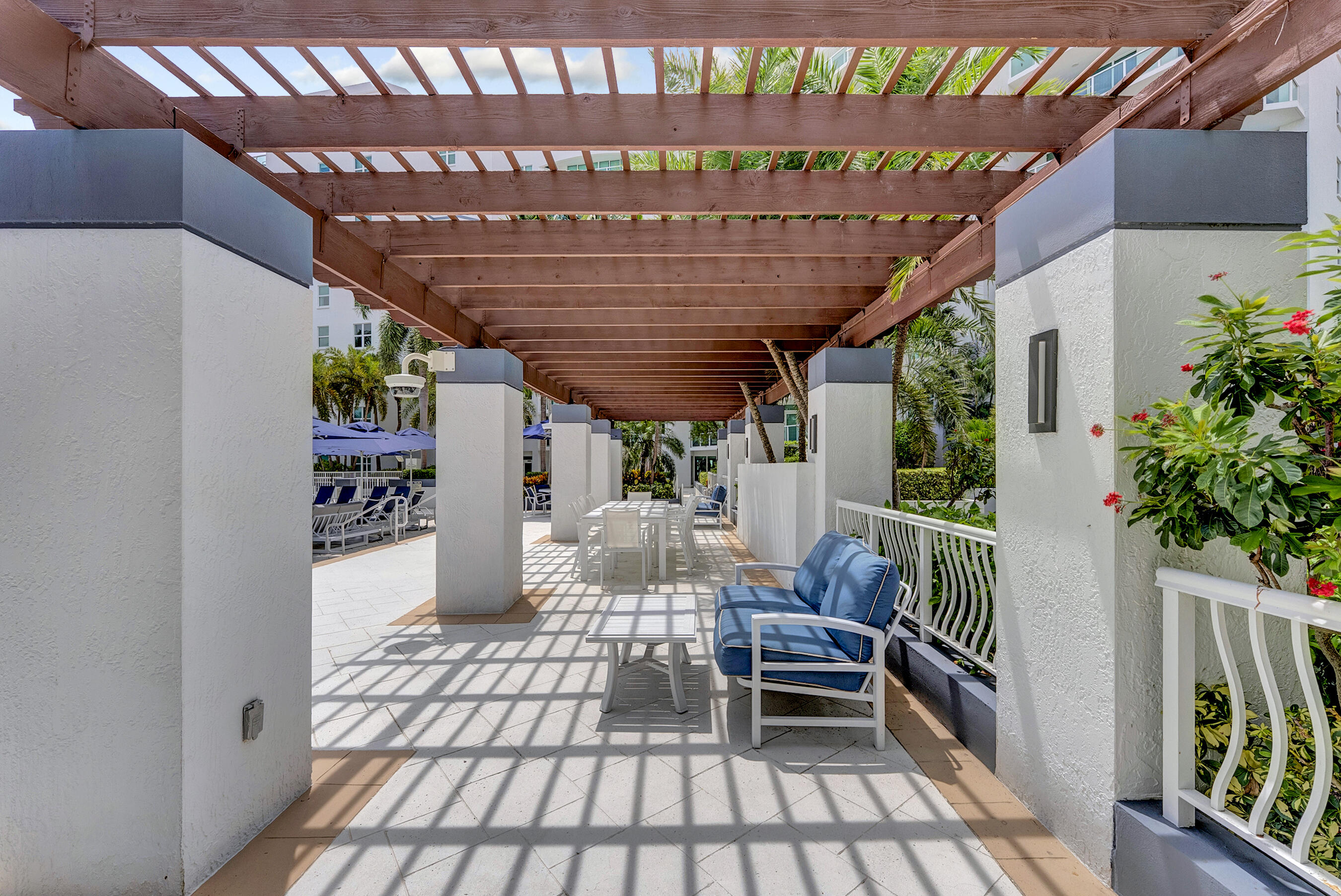 500 Southeast Mizner Boulevard, Unit A710 Boca Raton, FL 33432 - Photo 47 of 50 a outdoor space with patio lots of green space