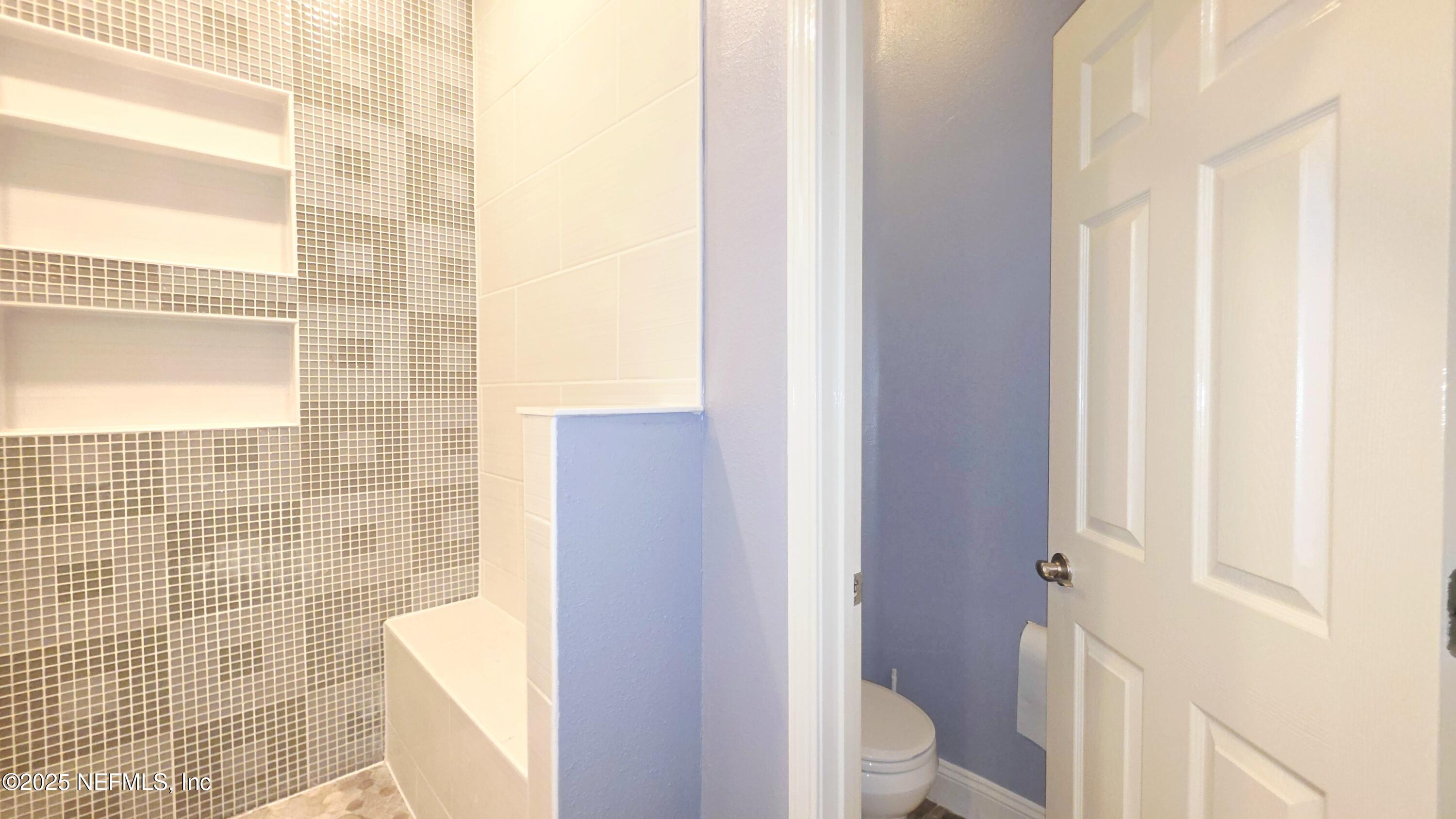 3065 Francis Road Jacksonville, FL 32209 - Photo 21 of 22 a bathroom with a toilet