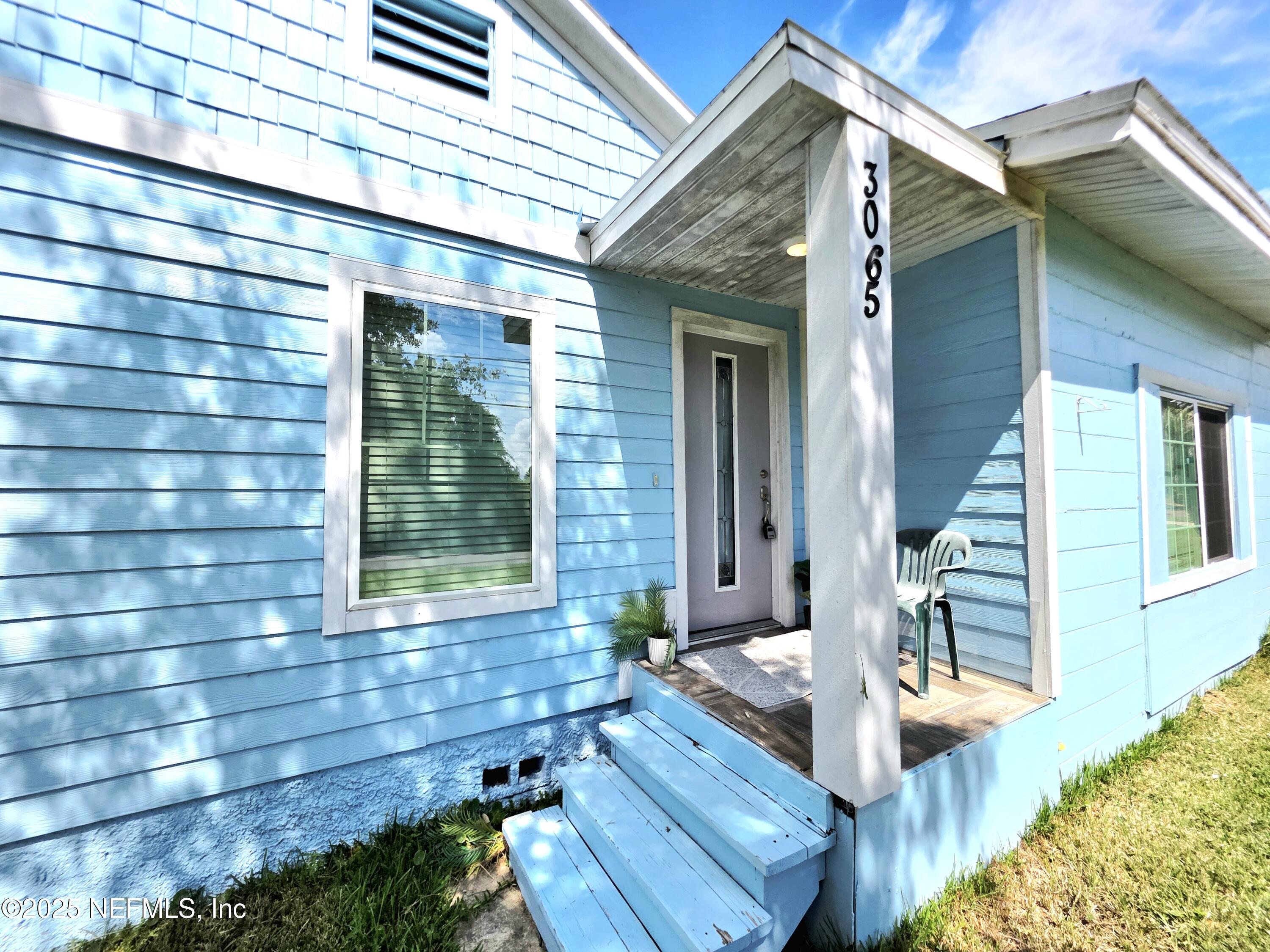 3065 Francis Road Jacksonville, FL 32209 - Photo 4 of 22 a view of house with a outdoor space