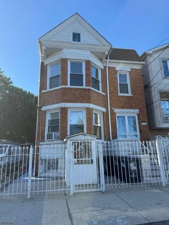 $2,300 | 96 Ridge Street, Newark, NJ 07104