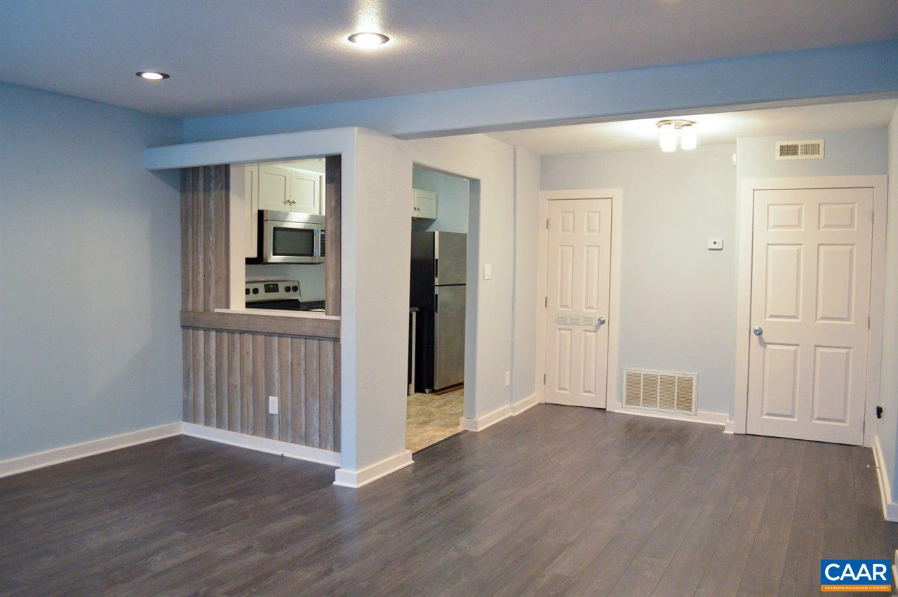 485 Burgoyne Road, Unit 3 Charlottesville, VA 22901 - Photo 7 of 24 Gallery Image 7