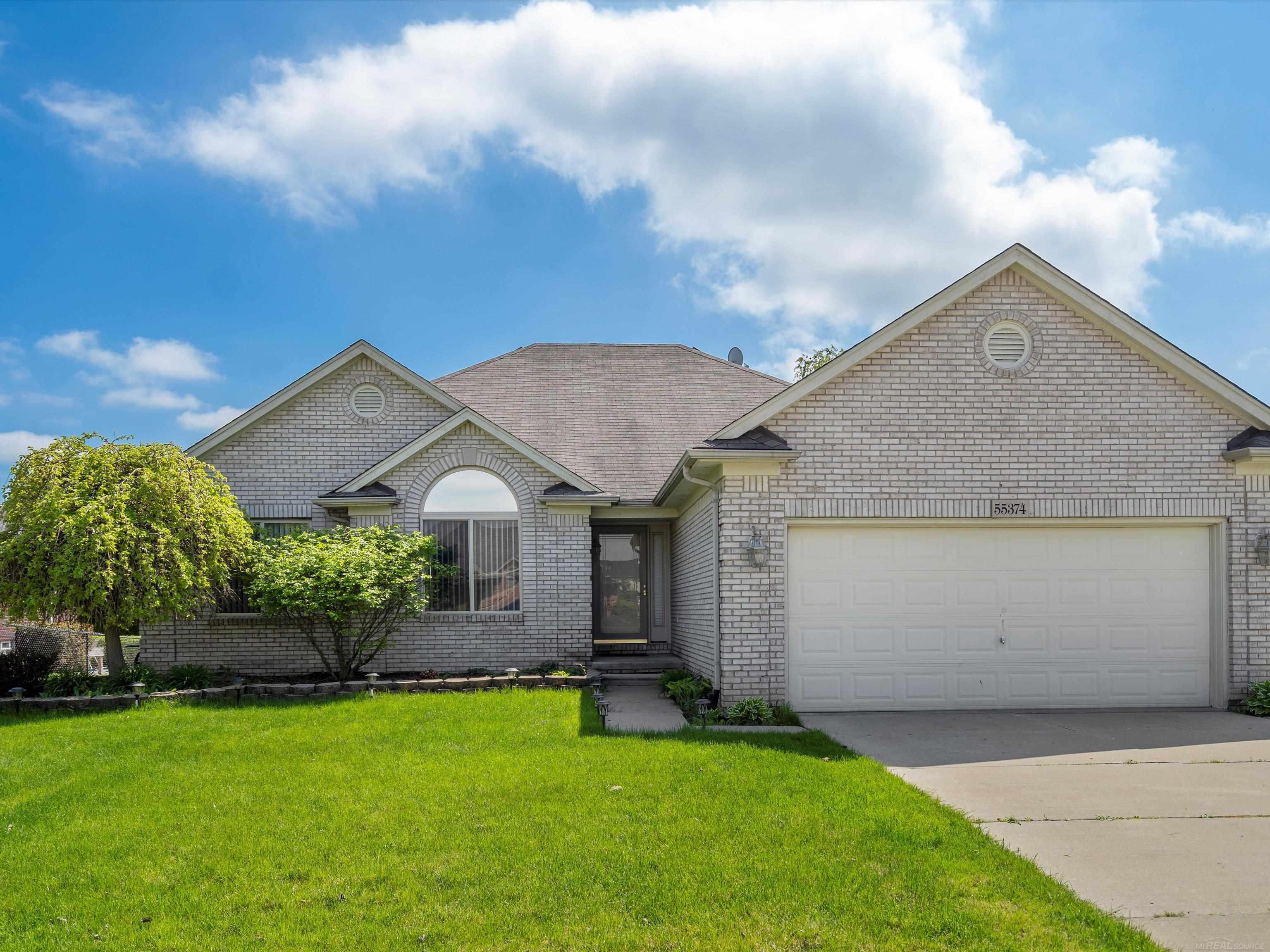 55374 Raspberry Drive Macomb, MI 48042 - Photo 1 of 31 50175026-dd709c38-c26d-4dc4-b249-bbdfb5bf2969.JPG