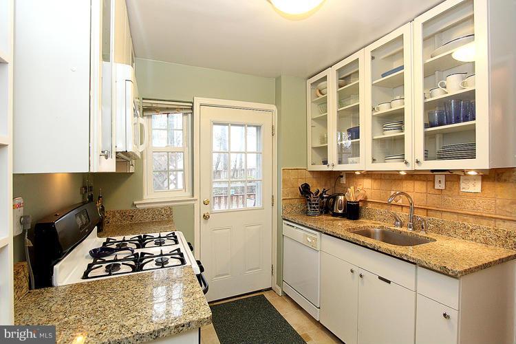 12013 Berry Street Silver Spring, MD 20902 - Photo 11 of 30 Kitchen