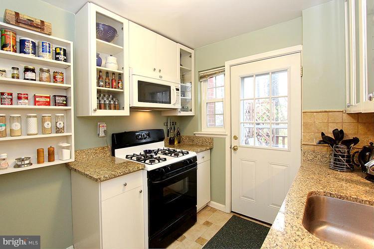12013 Berry Street Silver Spring, MD 20902 - Photo 10 of 30 Kitchen