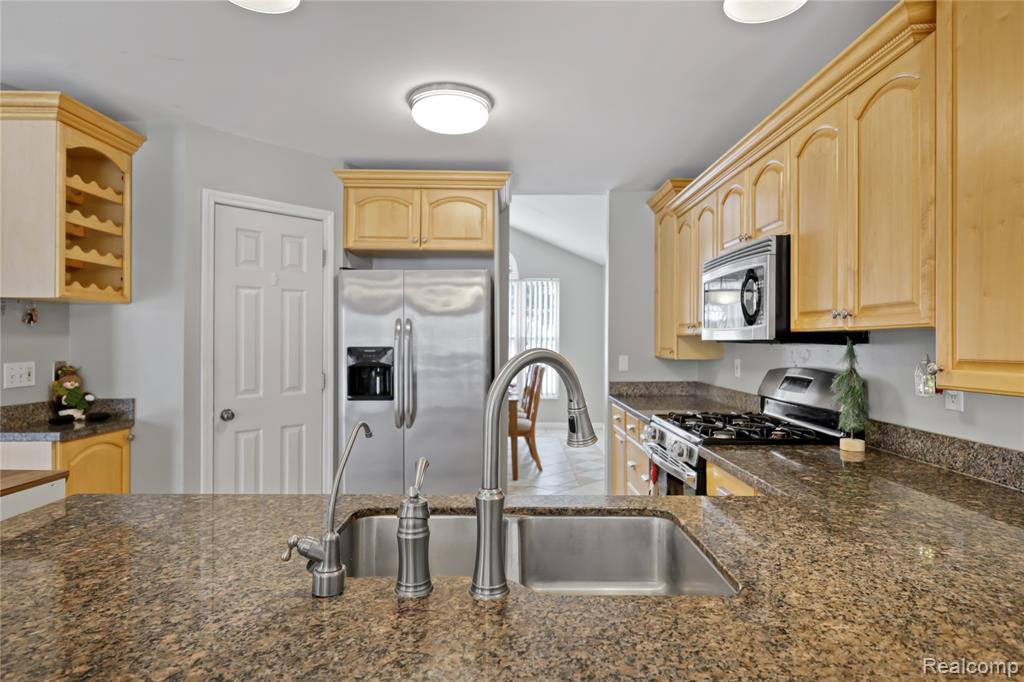 16359 Linden Road Linden, MI 48451 - Photo 7 of 46
