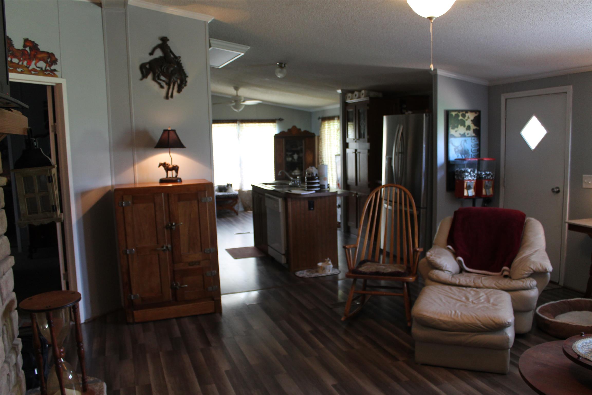 650 Chipman Road Bethpage, TN 37022 - Photo 11 of 14 Living Room