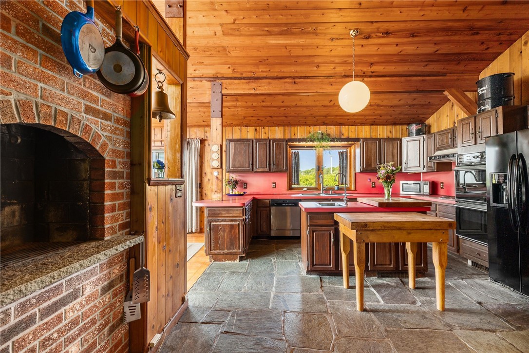 1035 Mohegan Trail Block Island, RI 02807 - Photo 22 of 50