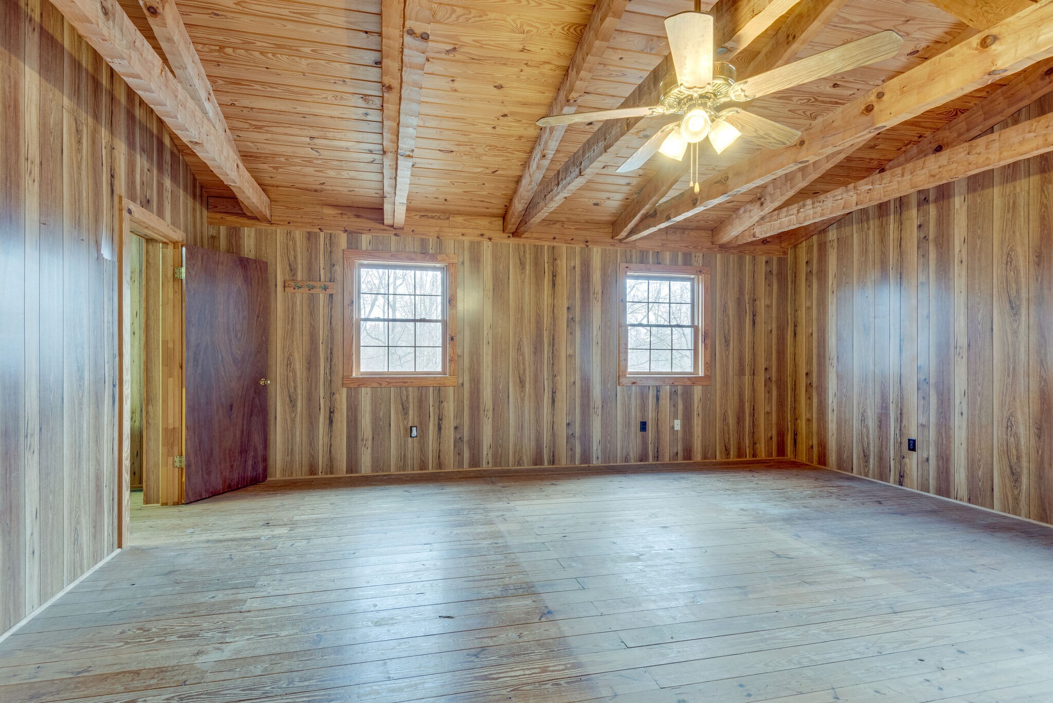 1012 Peery Road Kingston Springs, TN 37082 - Photo 15 of 34 a view of livingroom with window