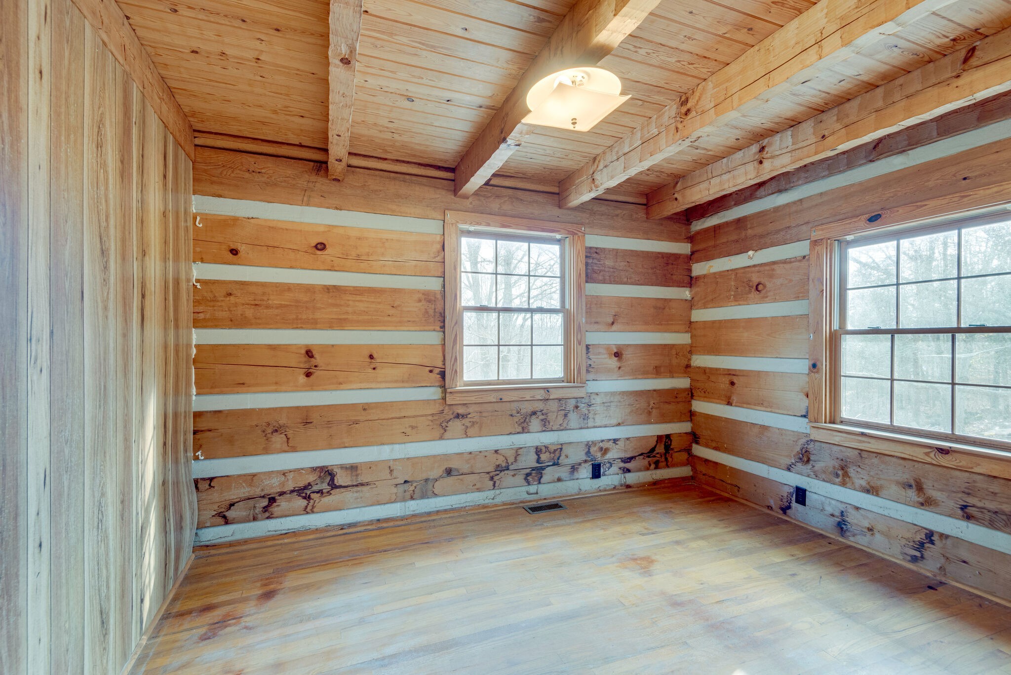 1012 Peery Road Kingston Springs, TN 37082 - Photo 18 of 34 a view of an empty room with a window