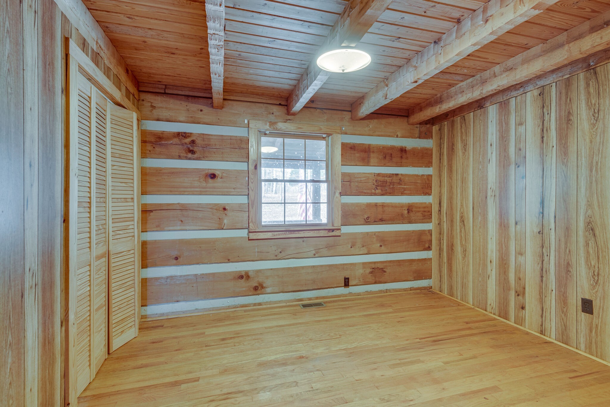 1012 Peery Road Kingston Springs, TN 37082 - Photo 20 of 34 a view of room with empty shelves