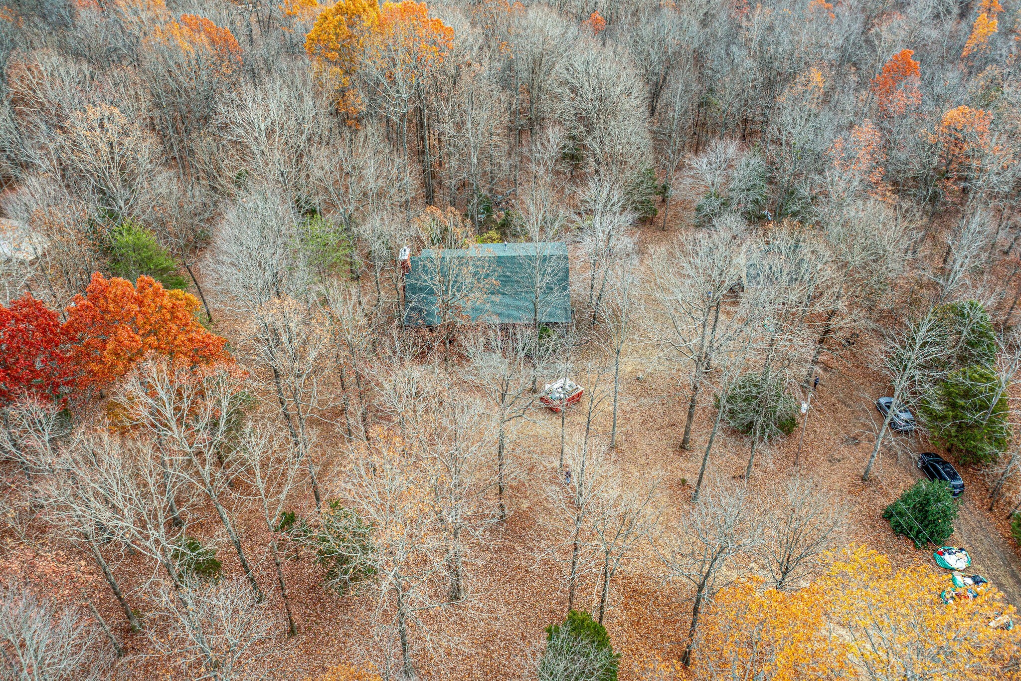 1012 Peery Road Kingston Springs, TN 37082 - Photo 32 of 34 a backyard of a house with lots of green space