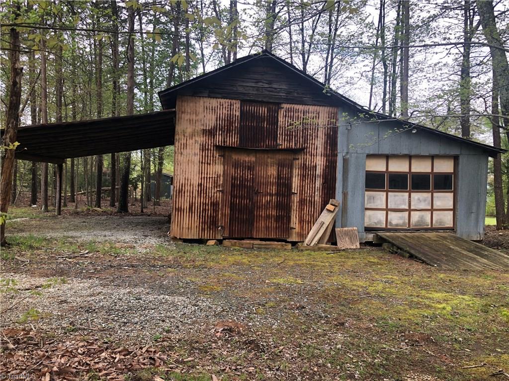 369 Cook Road Pilot Mountain, NC 27041 - Photo 10 of 30 Back side of garage/workshop