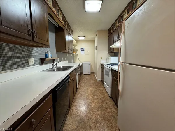 $112,900 | 1740 North Hamilton Street, Unit H, High Point, NC 27262