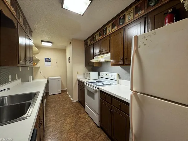 $112,900 | 1740 North Hamilton Street, Unit H, High Point, NC 27262