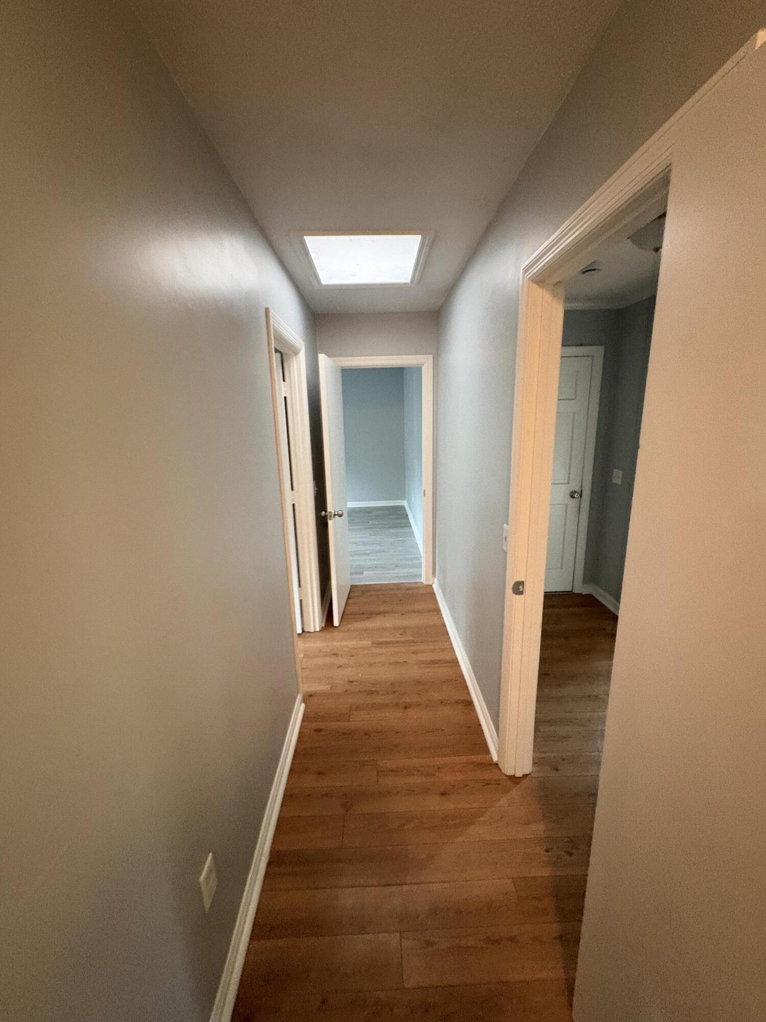 605 Lynnwood Road Walterboro, SC 29488 - Photo 16 of 29 Hallway - 605 Lynnwood Road