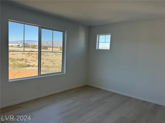 $2,400 | 1992 Majalis Place, Las Vegas, NV 89106