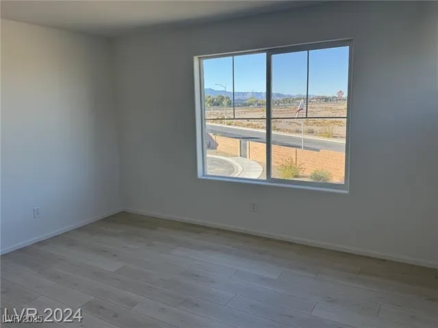 $2,400 | 1992 Majalis Place, Las Vegas, NV 89106