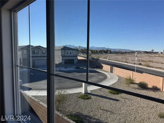 $2,400 | 1992 Majalis Place, Las Vegas, NV 89106