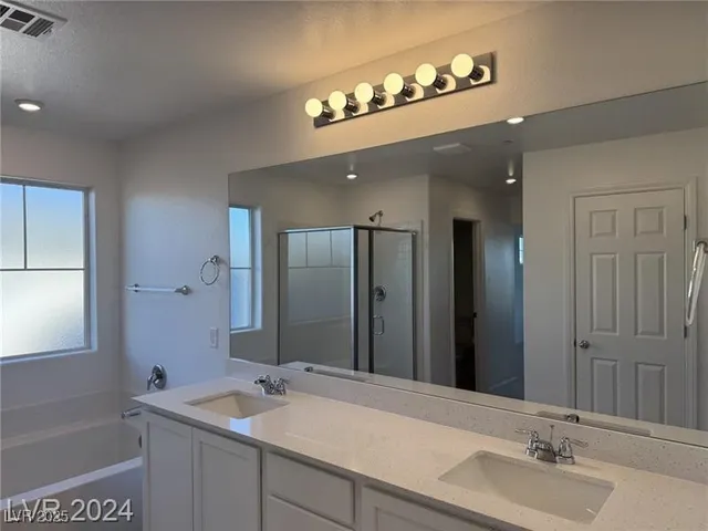 $2,400 | 1992 Majalis Place, Las Vegas, NV 89106