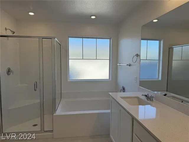 $2,400 | 1992 Majalis Place, Las Vegas, NV 89106