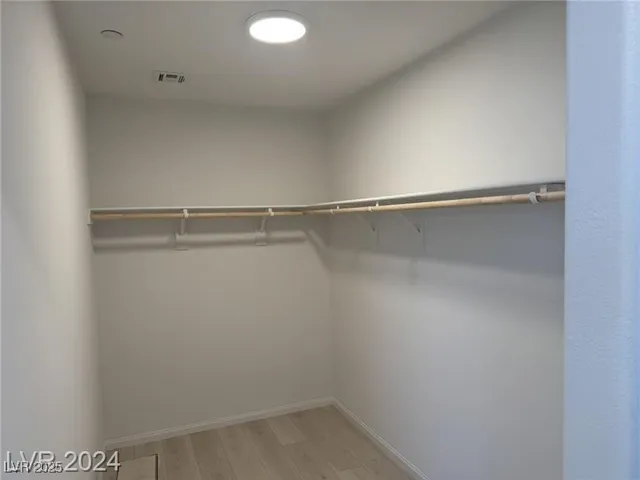 $2,400 | 1992 Majalis Place, Las Vegas, NV 89106