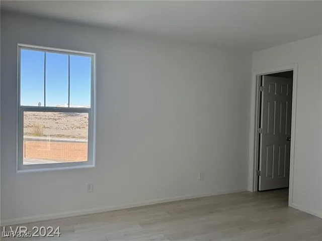 $2,400 | 1992 Majalis Place, Las Vegas, NV 89106