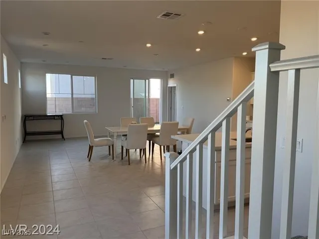 $2,400 | 1992 Majalis Place, Las Vegas, NV 89106